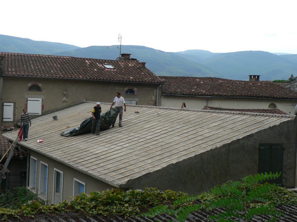 Réalisation d'une rénovation de toiture chez un client